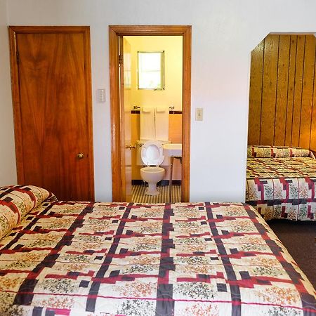 Stagecoach Motel Colorado Springs Bagian luar foto