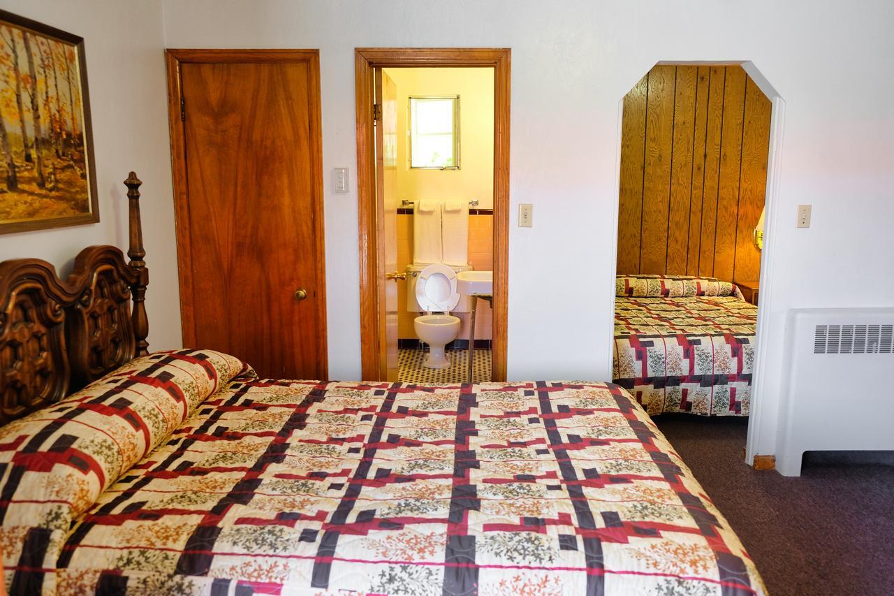 Stagecoach Motel Colorado Springs Bagian luar foto